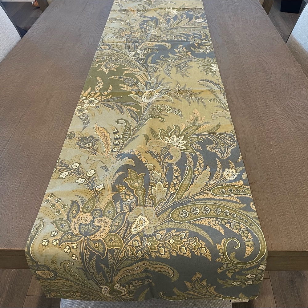Pottery Barn 18”x 108” Table Runner